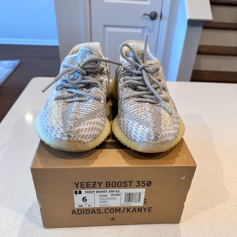 Yeezy Boost 350 V2 US men’s size 6